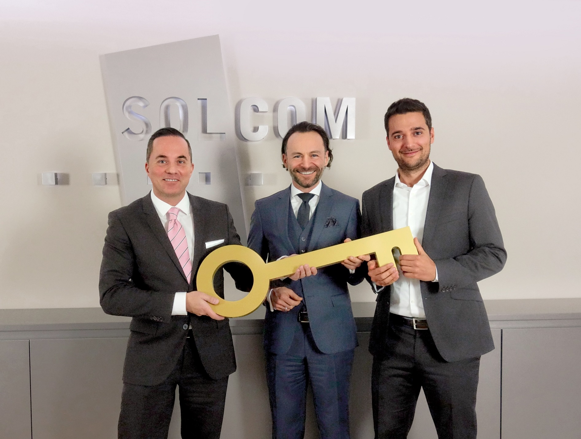 Führungswechsel bei SOLCOM nach erneutem Rekordjahr