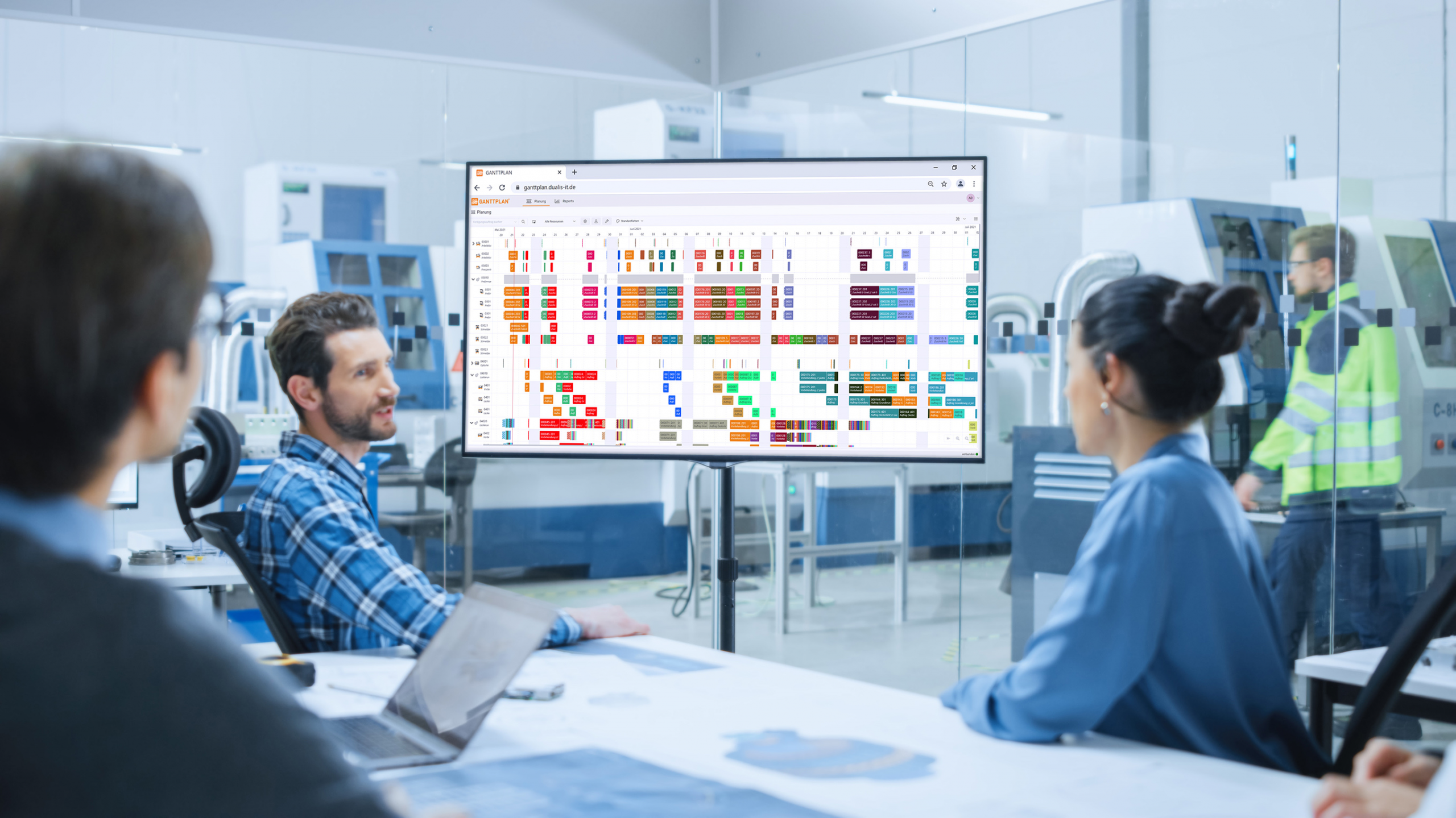 Aus digital wird smart: DUALIS macht moderne Produktionsplanung mit GANTTPLAN Hybrid möglich